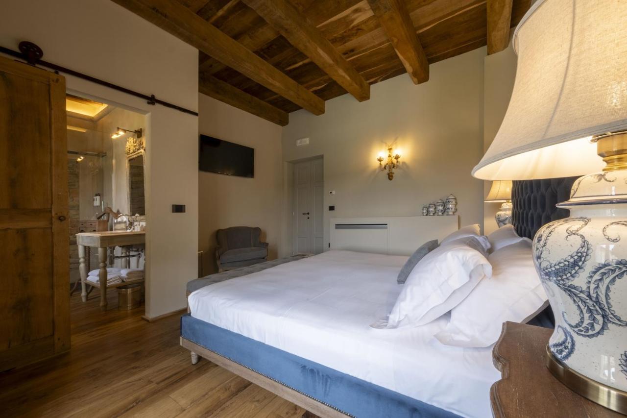 Tenuta Bussia - Wine Relais & Spa Monforte dʼAlba Esterno foto